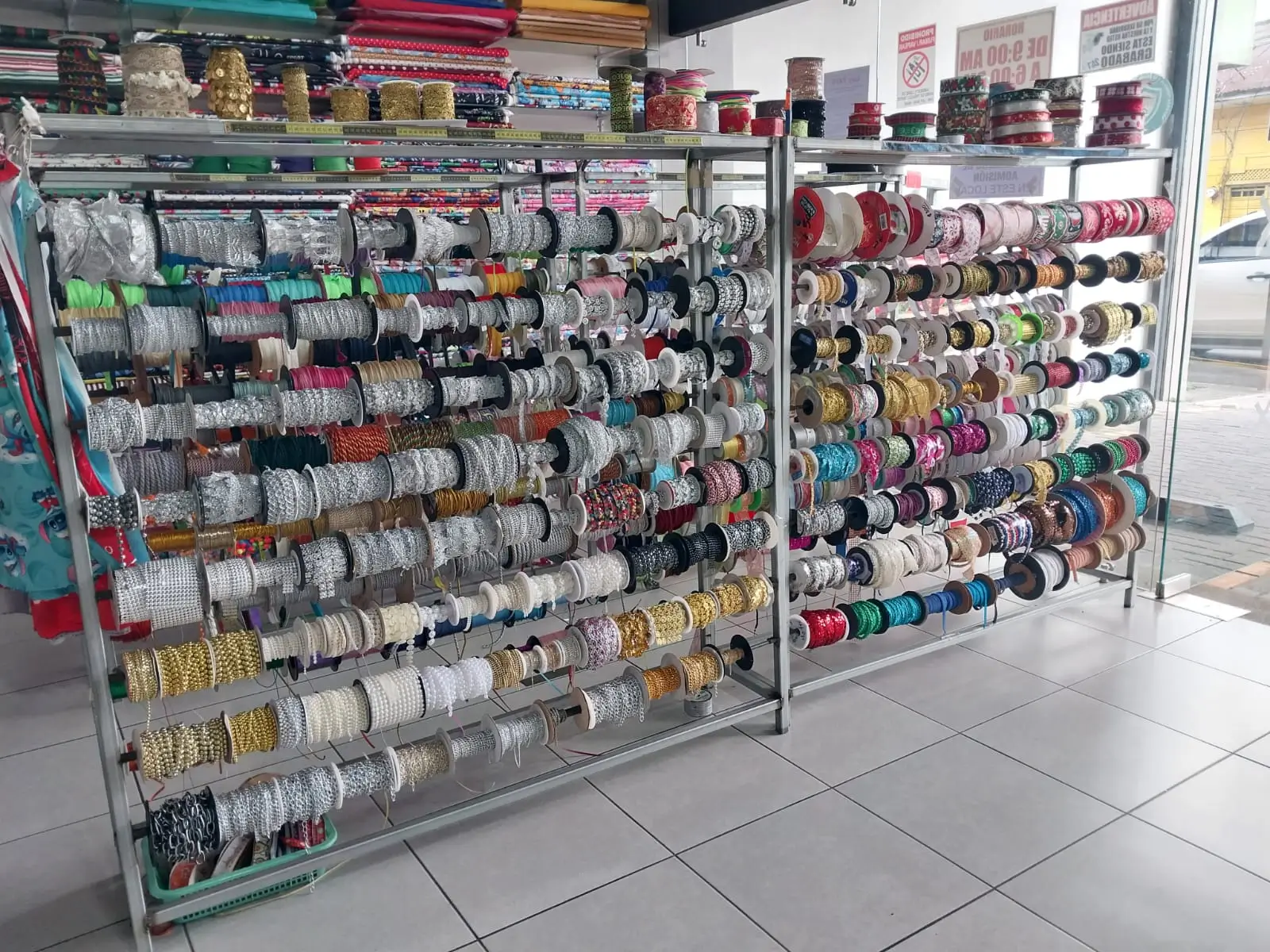 Interior de la tienda Esparza